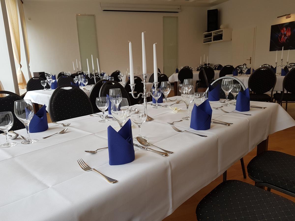 Bennetts Restaurant Und Hotel Wittingen Εξωτερικό φωτογραφία